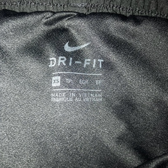 🖤BLACK NIKE SHORTS - Picture 4 of 4